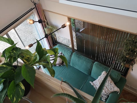Top Airbnb: The Tiny House in Milford On Sea