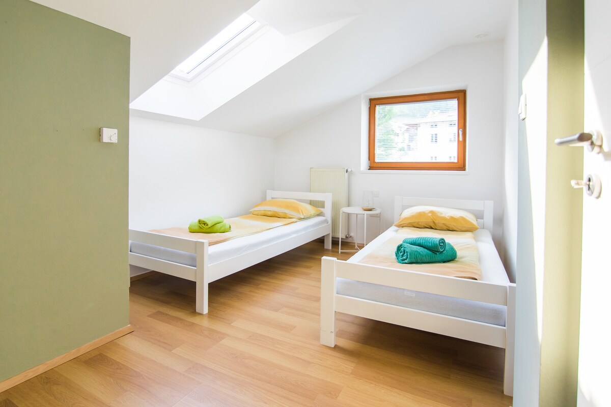 غرفة النوم 2