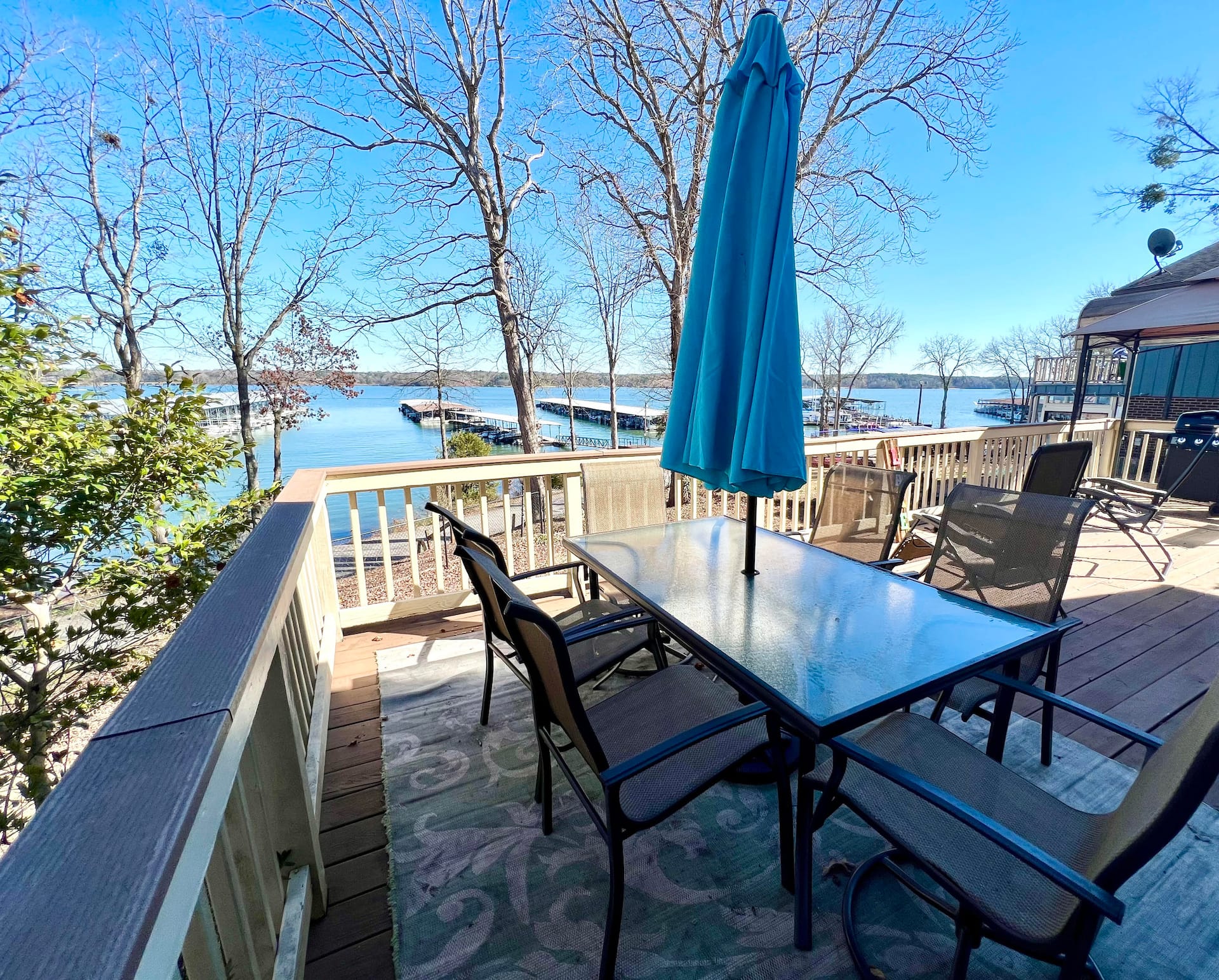 Lake Living with Amazing Views of Lake Hartwell