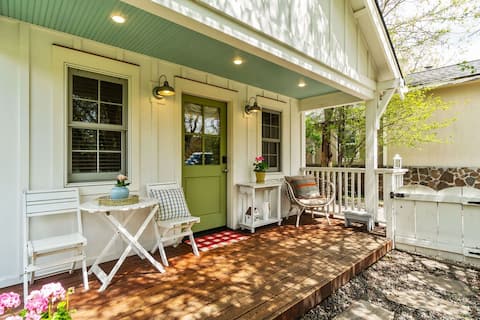 Adorable West Side Cottage, Great Location!