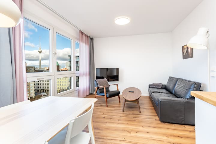 Top flor flat near Alex with fiber optic Internet