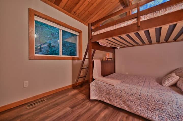 SPAVAĆA SOBA 3 - BRAČNI KREVETI
