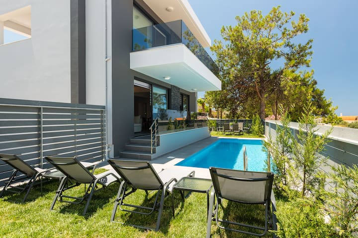 Nisos Villa, Pool & SpaWhirlpool, Walking to Beach