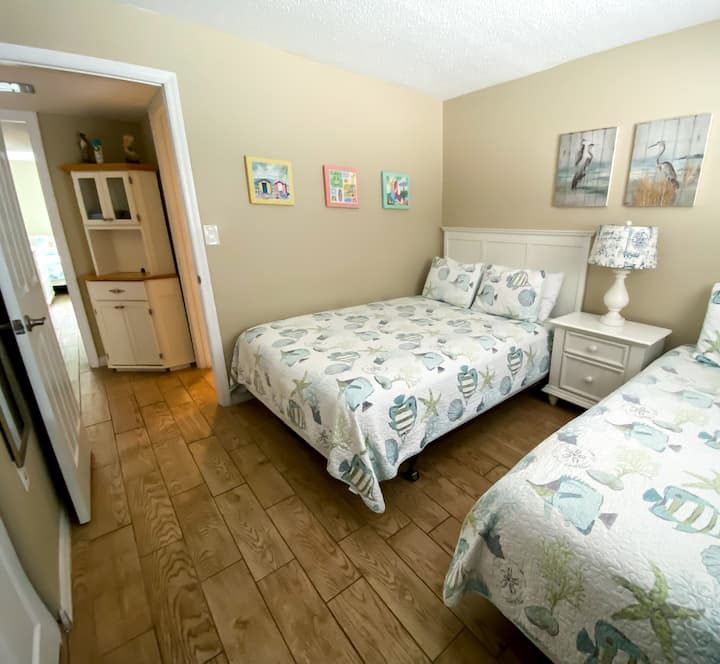 Newly Renovated Beach Condo, St. Augustine - Crescent Beach, FL
