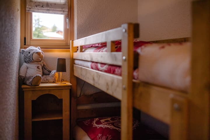 Bedroom (bunk bed)