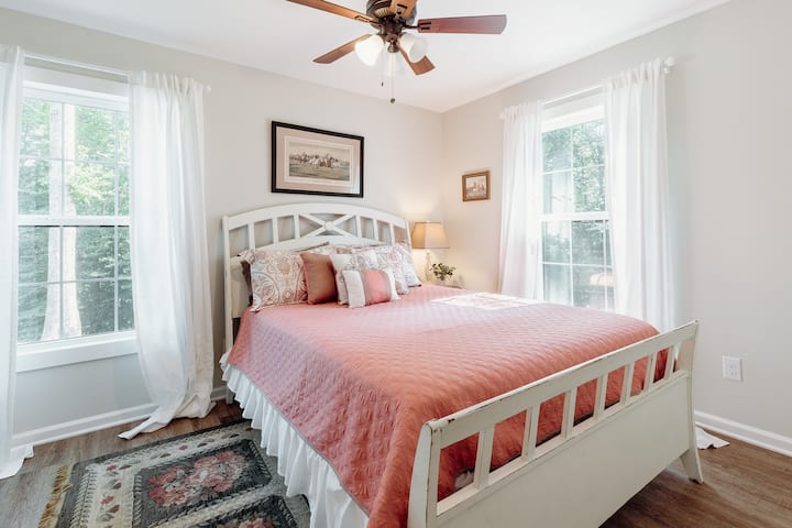 Segundo dormitorio con cama tamaño queen