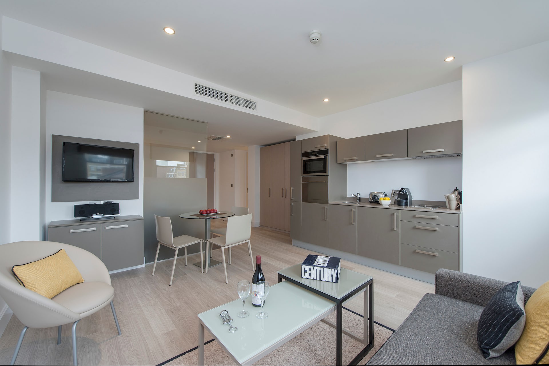 Spacious Studio Suite with 24/7 Reception & Gym