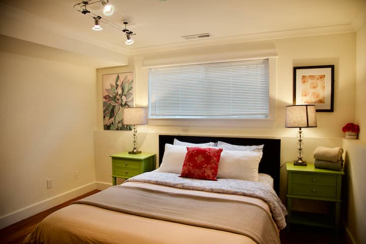 4号房：下层标准双人床 