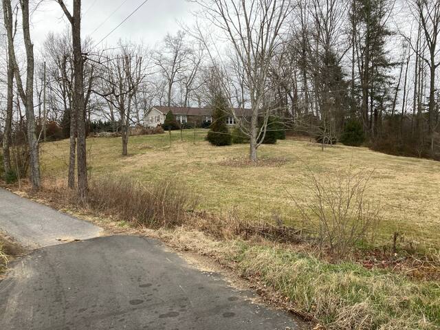 Heart and Hearth Cottage gallery image 2