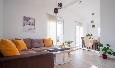 Entire House near Long Beach | Free WiFi+Parking