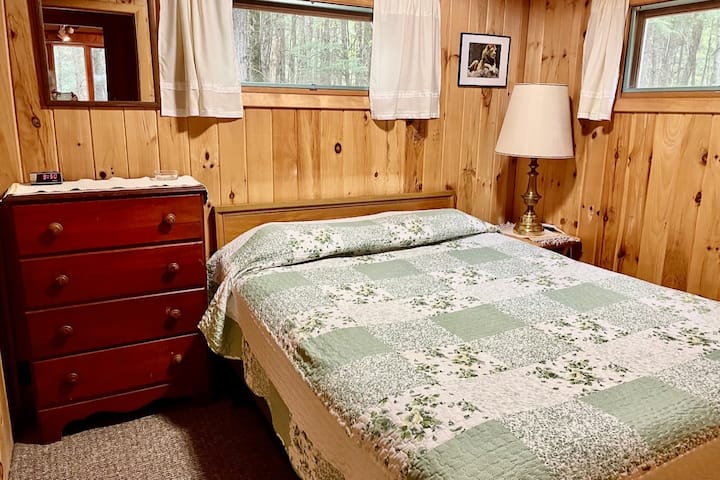 Спалня #2 Легло тип Куин