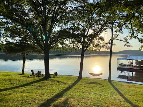 Lake House with Large Dock/Private Inlet/Boat Slip