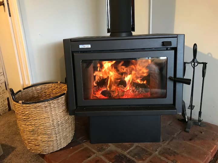 Daisy Hill Cottage - Enjoy The Outdoor Hot Tub!! - Duvauchelle