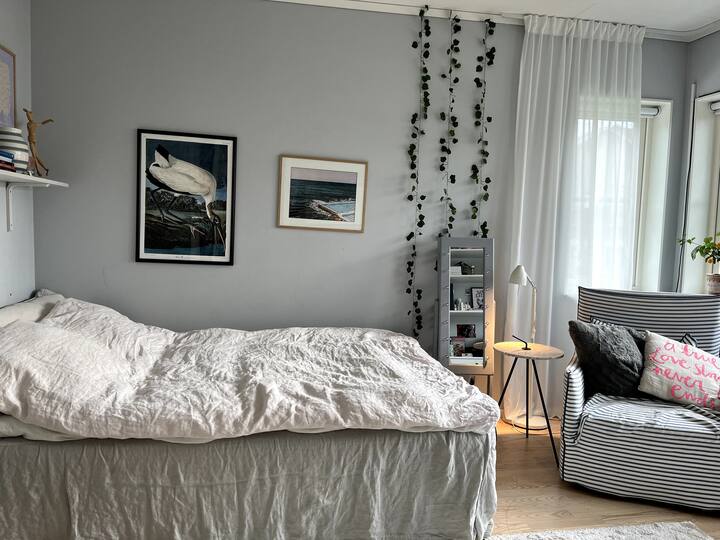 2. spavaća soba. Krevet za jednu osobu od 140 cm.