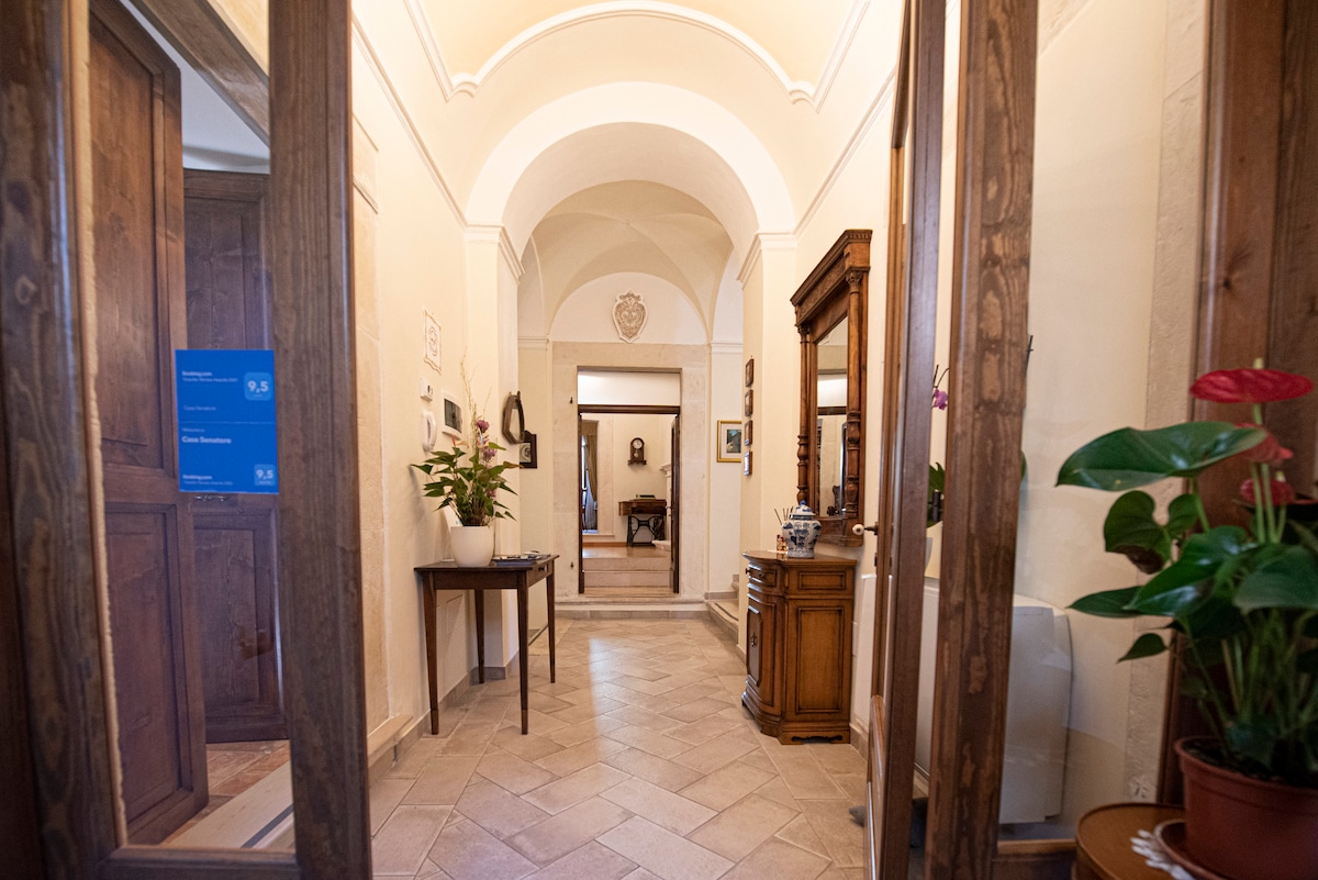 Casa Senatore - Todo el apartamento - Apartamentos en alquiler en  Capestrano, Abruzzo, Italia - Airbnb, image size:1200x801