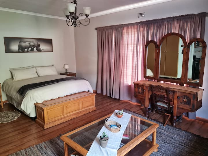 Huis Afrika, Die Renoster Eenheid /The Rhino Unit