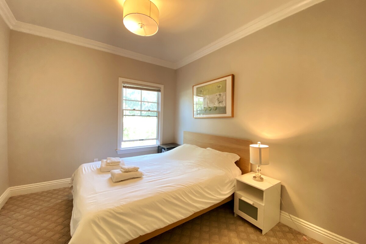 Bračni krevet (širok 150 - 179 cm)