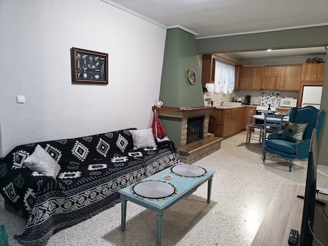 Top performing Airbnb: Cosy House 50m of Beach Kalamia (80m²) in Δήμος Κορινθίων