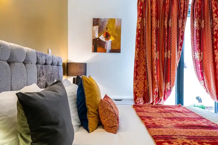 Luxury 2bed, Cromwell Road, South Kensington