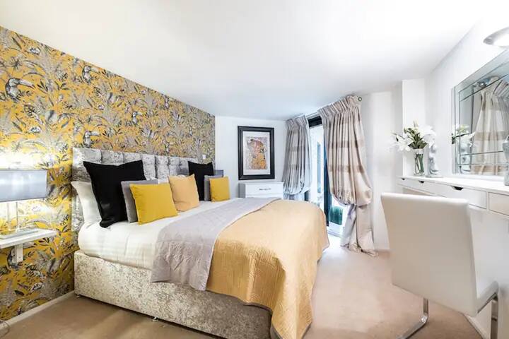 Luxury 2bed, Cromwell Road, South Kensington gallery image 2