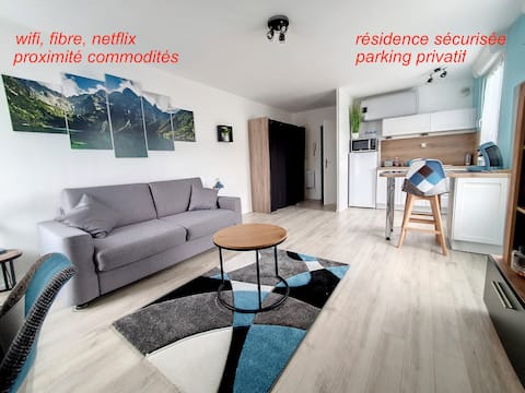 Airbnb performant: Modern studio (3*) in secure residence! à Sens