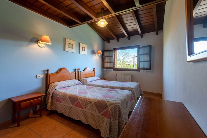 Spavaća soba s 2 kreveta