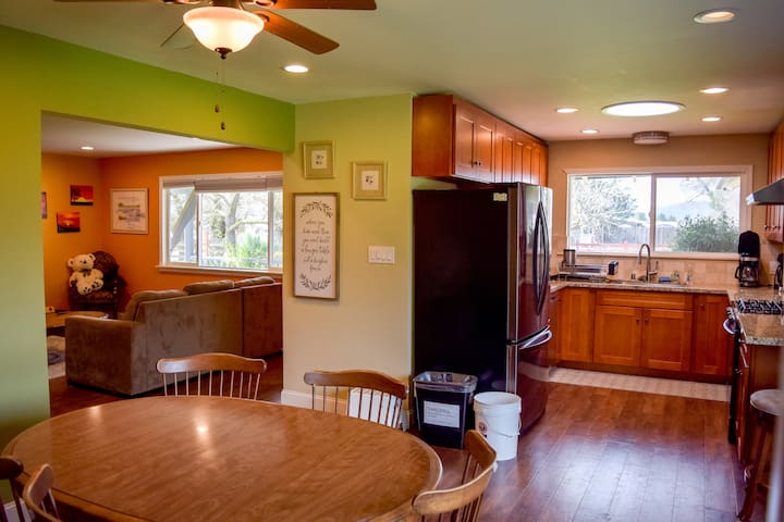 Alpacas and More Guest House