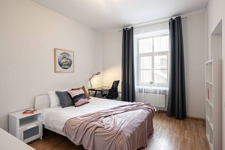 Four Bedroom Apartment by the Old Town