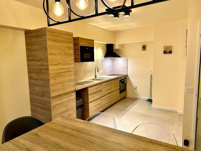 beautiful and spacious family apartment gallery image 4