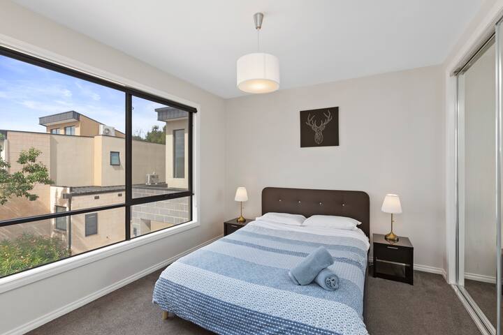 Deluxe 4 Bedroom Holiday home gallery image 2