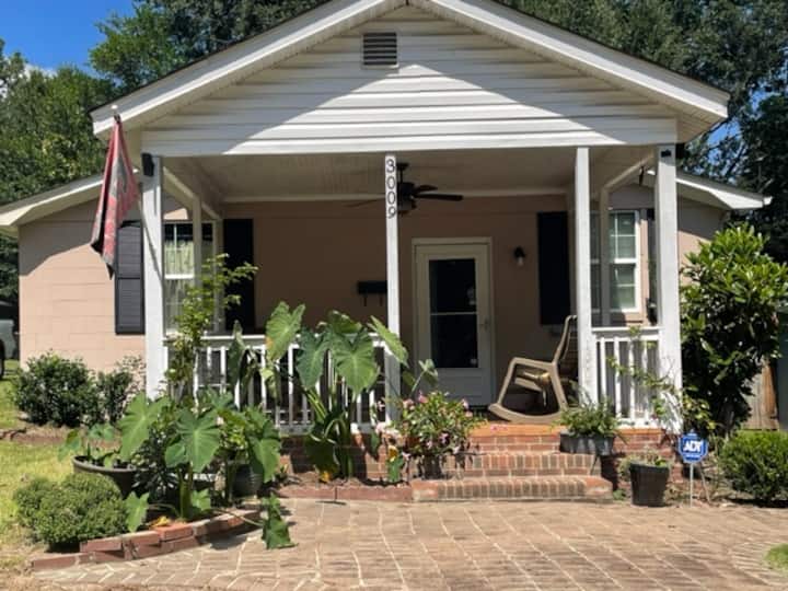 Rosewood Home Near U.S.C., Stadium & Downtown Houses for Rent in Columbia, South Carolina