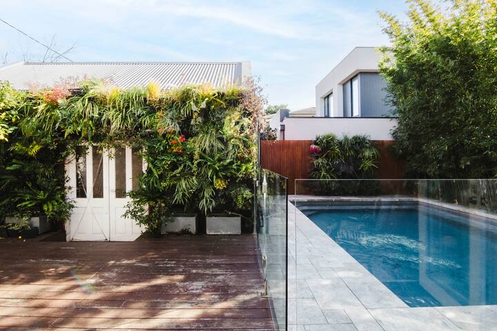 Melbourne Family light filled home with Pool gallery image 4