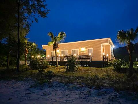 [BLEU] Beachfront Private Caravan for 6 Guests