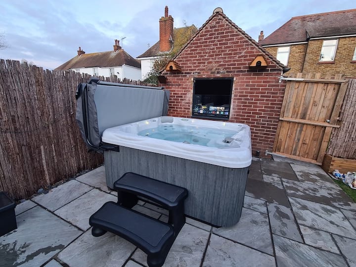 Top 10 Cabins With Hot Tub In Kent, UK Updated 2024 Trip101