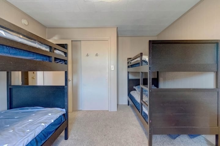 chumba cha kitanda cha ghorofa