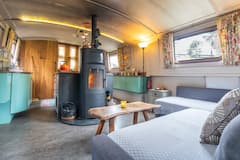 The+comfy+boat%3A+spacious+%26+off+grid+with+breakfast