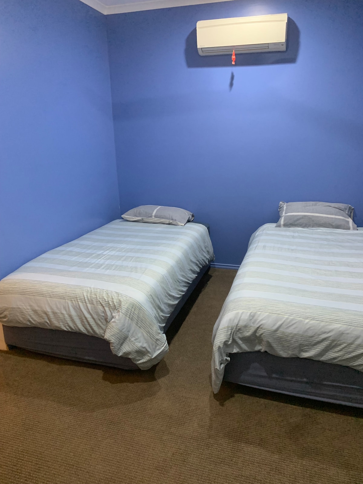 Кралски сингли в стая 2 на горния етаж