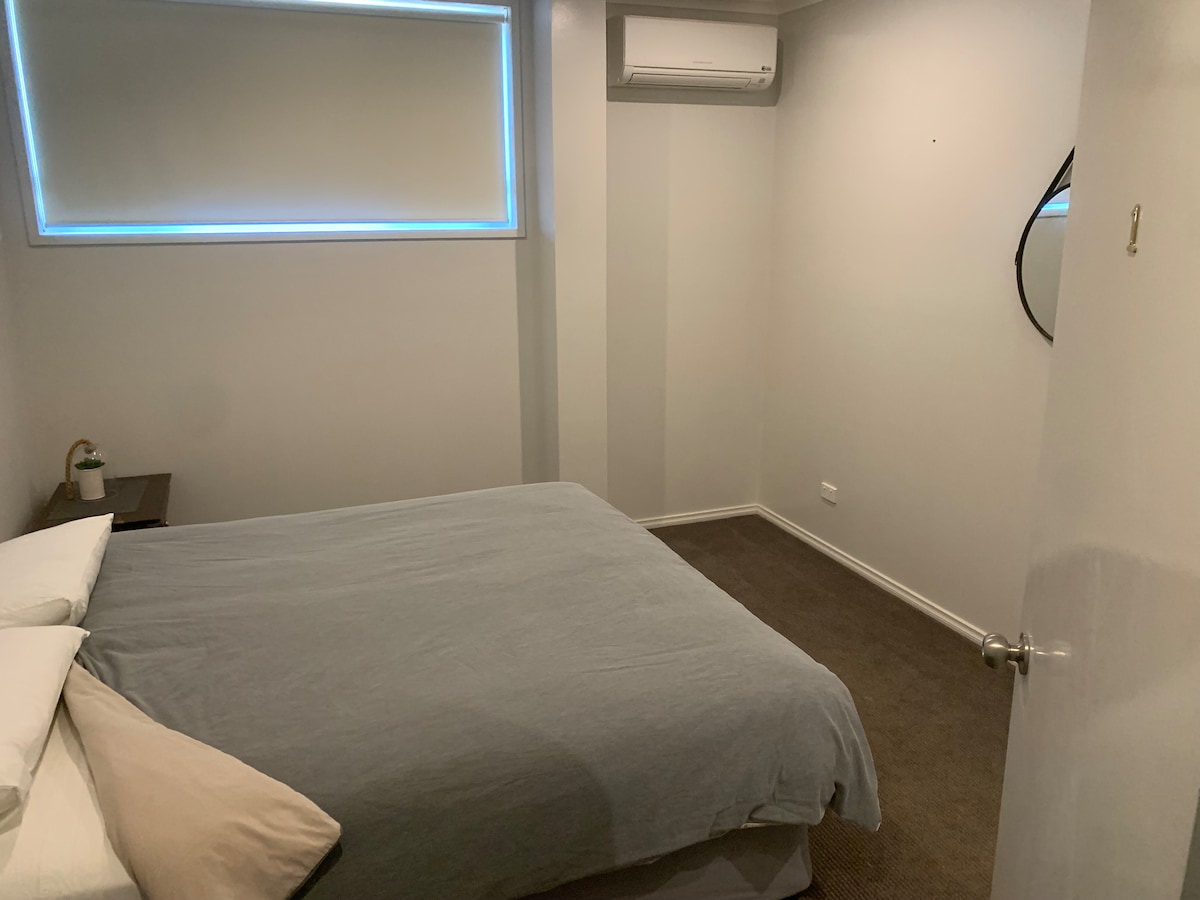 Легло тип Кинг на стая 1 на 1 - ви етаж