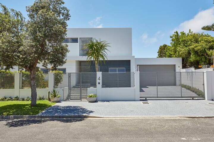 Luxury Family Stay close to Constantia Winelands gallery image 5