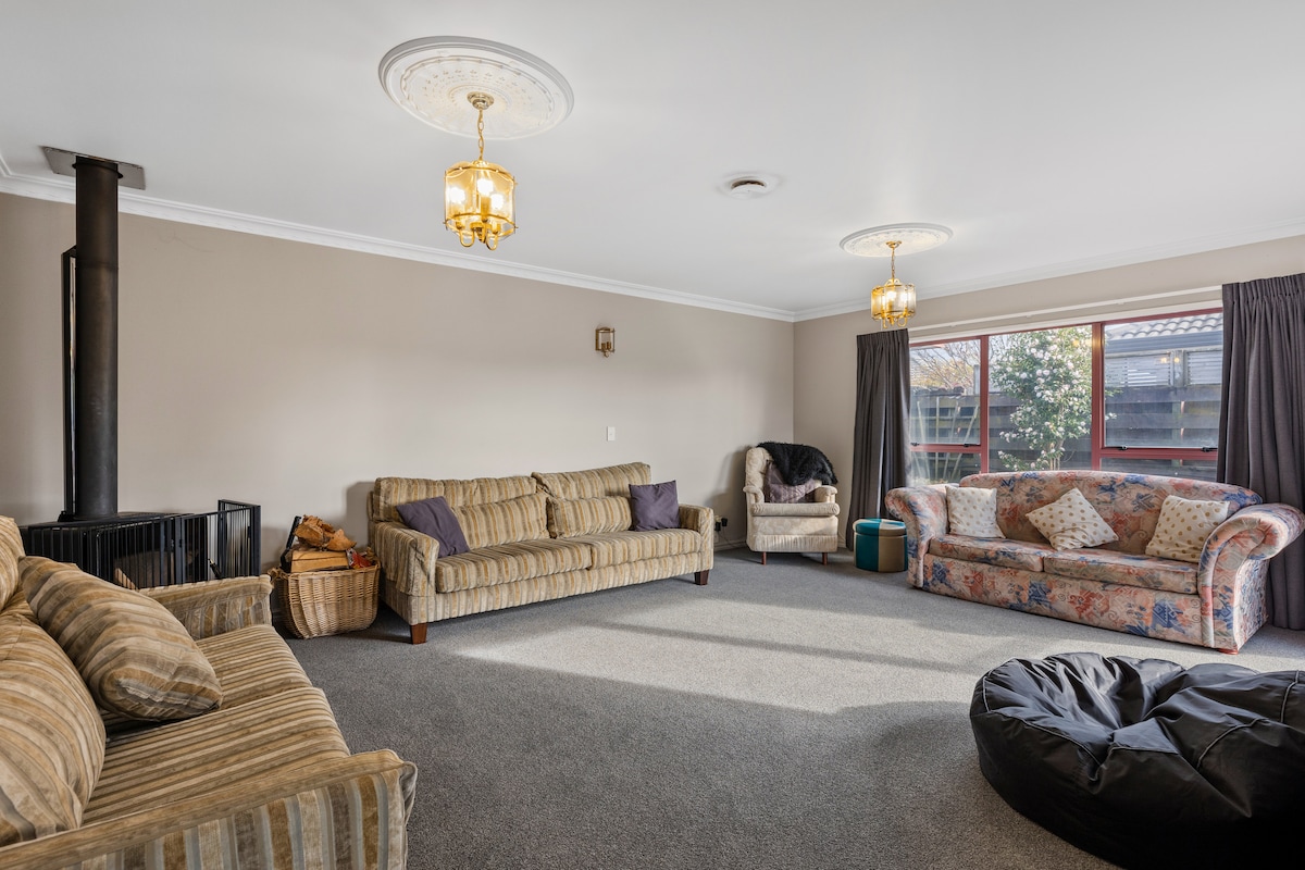 Top Airbnb: Reilly Ave, Mount Maunganui, 700m walk to beach in Mount Maunganui
