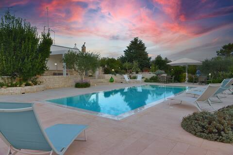 Trulli with pool at your total disposal -Putignano