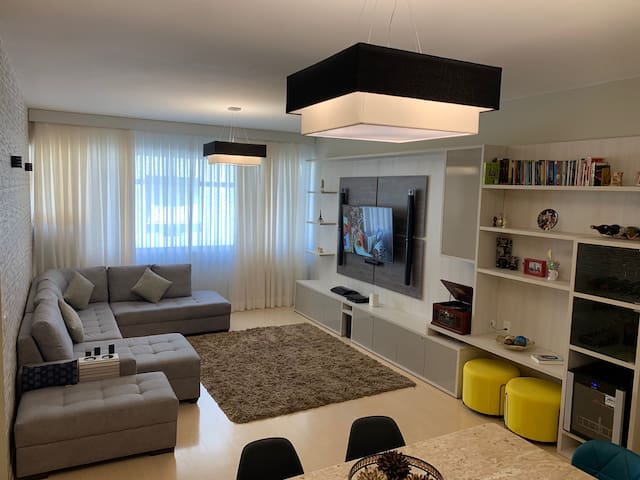 Large and modern – 100m of metro