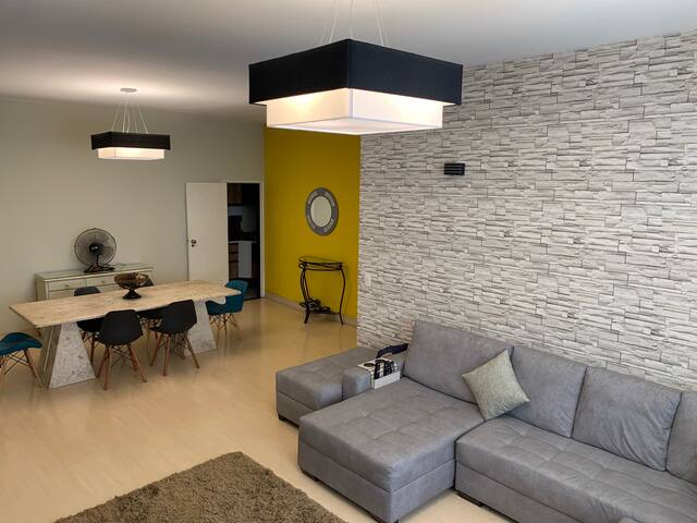 Large and modern – 100m of metro gallery image 5