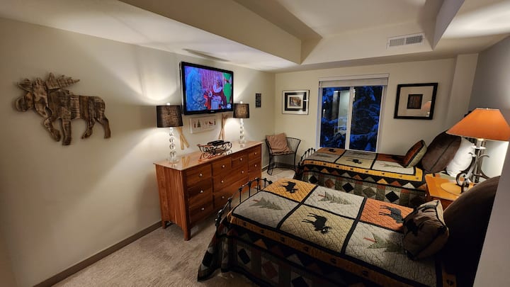 ห้องนอนที่ 2 - 2 ฝาแฝด (แปลงเป็นเตียงคิงไซส์)) เคเบิลทีวี/HDTV