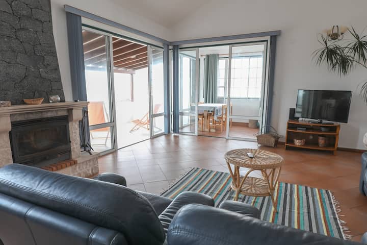 Всекидневна.