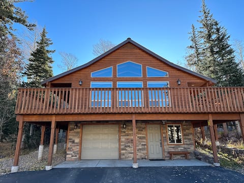 Brian Head Cabin Gem! Walk to Lifts! Has it all!