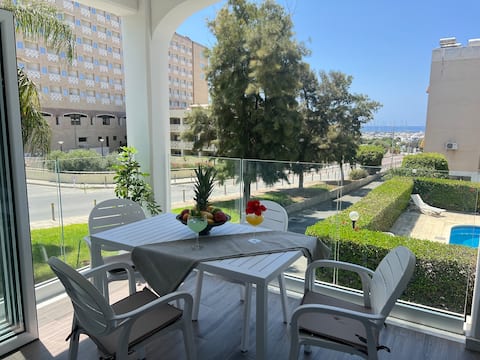 Modern ocean Apt with pool-St Raphael Marina