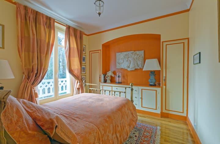 Chambre n°3, 1er étage, lit 140 cm - Bedroom n°3, 2nd floor, Double bed