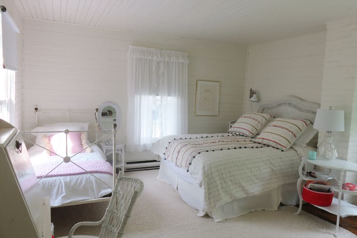 Bedroom #2