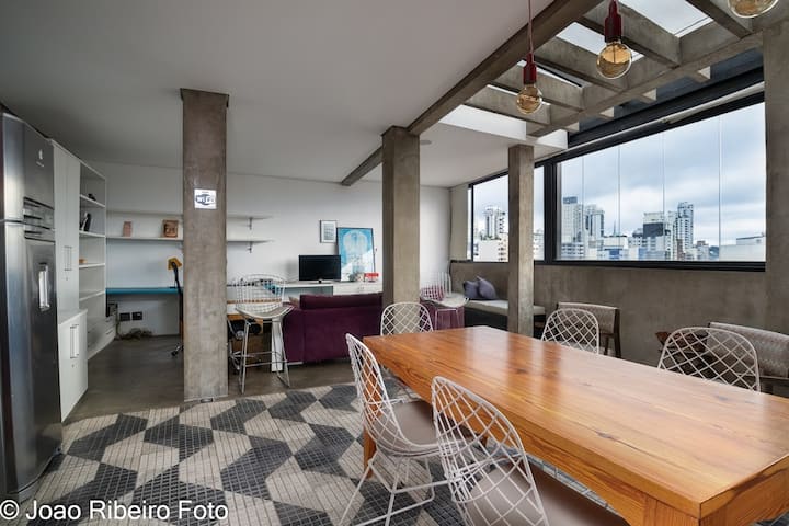 Vista del comedor y las salas de estar.